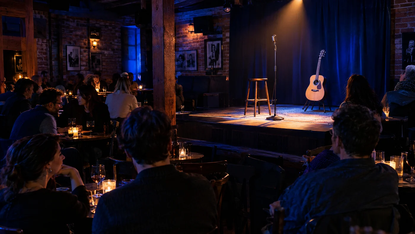Musicien jouant de la guitare dans une salle de spectacle intimiste au Québec
